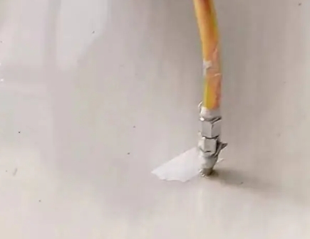 黑龙江瓷砖空鼓维修公司专业解答在瓷砖铺贴过程中，如果使用的砂料过粗（如全部使用了粗砂），可能会导致以下问题